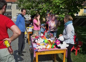 První pokus o bleší trh se vydařil