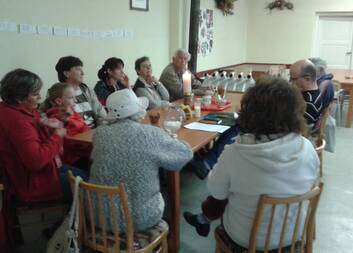 Proč je i neznámým lidem společně dobře?