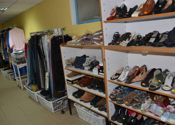 Září v Charitním "obchůdku"