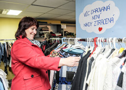 p. ředitelka v obchůdku, autor snímku Lubomír Kotek