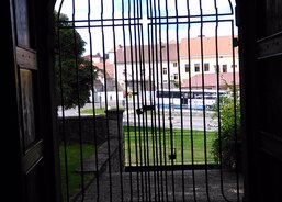 D - vchod do kostela sv. Václava ve Voticích