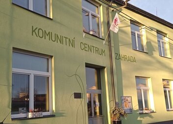 Brigáda v Komunitním centru Zahrada