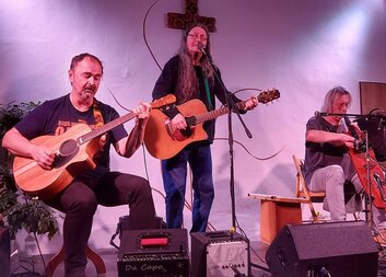 Listopadoví hosté v Literárním a Folkrockovém klubu