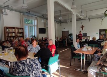 Přijďte oslavit den seniorů do Komunitního centra Zahrada!