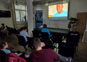 Díváme se kolem sebe